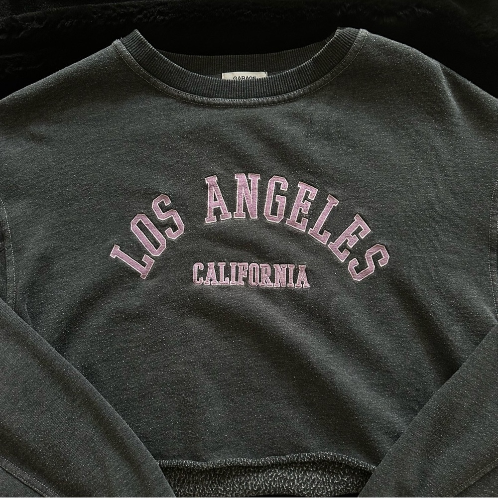 Women’s Garage cropped gray cropped sweatshirt w purple lettering sz medium - Picture 6 of 9